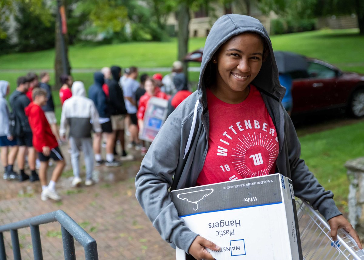 wittenberg's tweet photo. Our new Tigers are officially moved in! Now it's time to introduce them to our campus community with a new student and family welcome reception from 3 to 4:30 p.m. at the Pam Evans Smith Arena inside the HWA. More events here: https://t.co/iDDdxJFCew https://t.co/5IXjq6jy6l