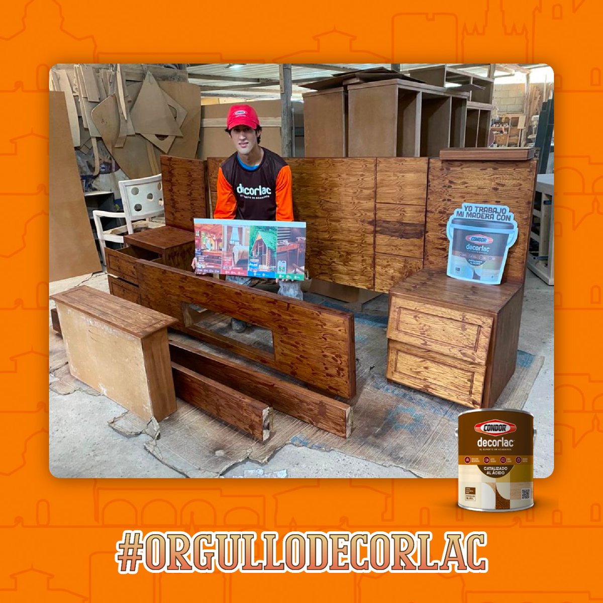 De las manos de nuestros #ebanistas nacen creaciones que fusionan #tradición y modernidad 🪵🪑  
 
Resaltamos el trabajo de ebanistería en Cuenca, el cual es un #homenaje a la artesanía auténtica. 

Únete a nuestra pasión por la madera en #OrgulloDecorlac 🪚 

 #PinturasCondor