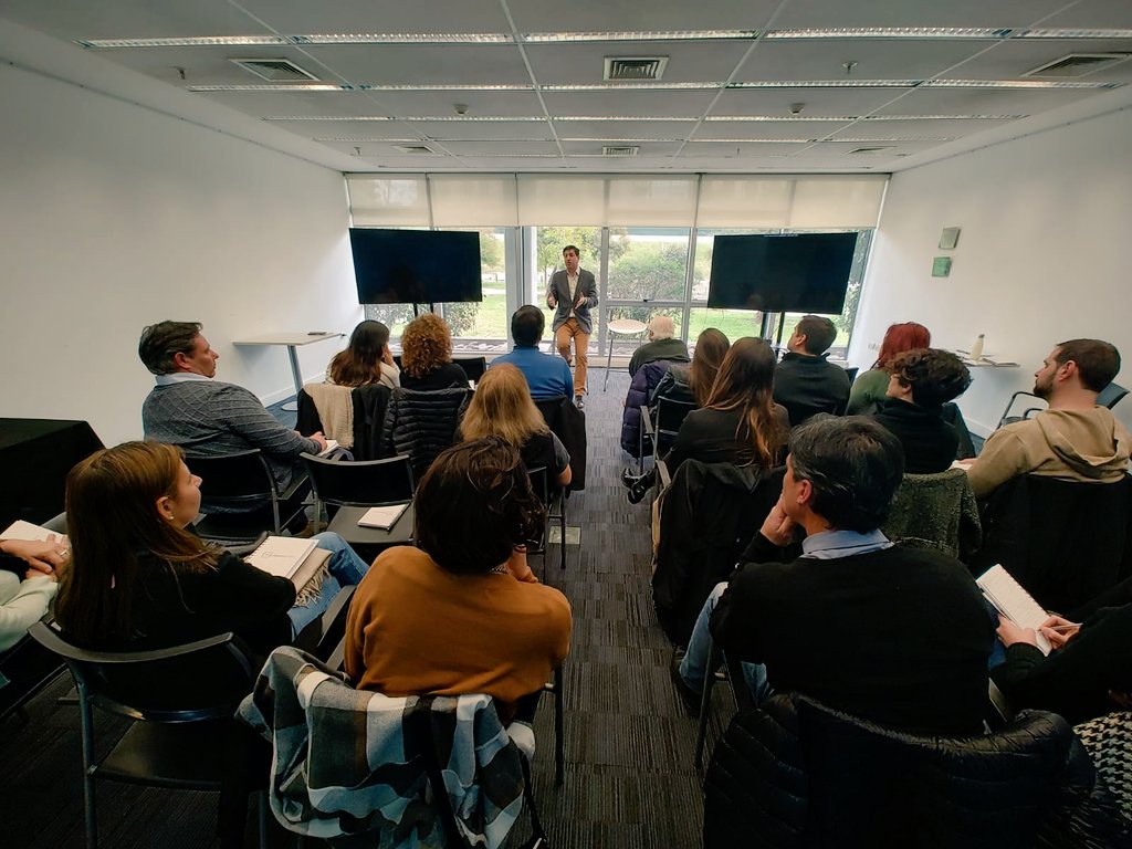 agenciaidiar's tweet photo. #AgenciaAbierta
Realizamos un nuevo encuentro mensual con actores y referentes de la gestión y la promoción de la ciencia en nuestro país, para contarles cómo trabajamos y seguir impulsando redes de vinculación.
⚙️🔬🇦🇷💡📝 https://t.co/ihowKtUlvb