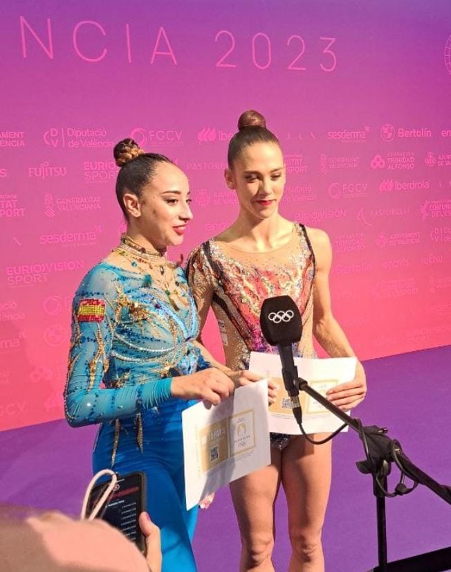 ForoRitmica's tweet photo. Nos vamos a París. Doble plaza olímpica.

Bravo 🤟🏼 Alba y Bravo ⚡ Polina.

Sin palabras. #RhyWorlds2023 

⚡Polina a la final de mazas, no podemos pedir más.

No podemos no acordanos del Club Mabel, que gran cuna y que gran trabajo el vuestro a lo largo de todos estos años 💜 https://t.co/Nuo2xHYjHP