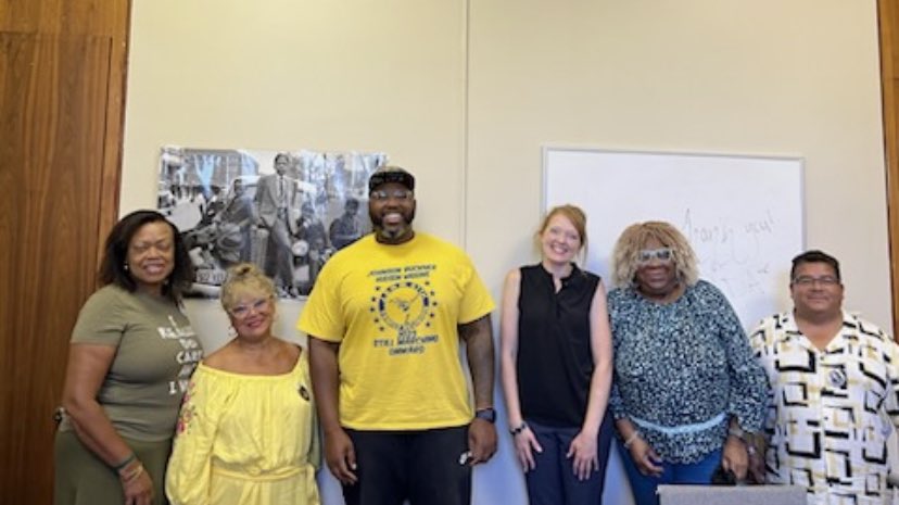 HeyCaptainAl's tweet photo. Our #coldcase team met with @RepKamBuckner today to discuss the Homicide Victim’s Families Rights Act. This bill is vital for creating safer Illinois communities. Looking forward to reintroducing (and passing!) this important legislation this upcoming session. #twill #unsolved https://t.co/OVfQwTSHrH