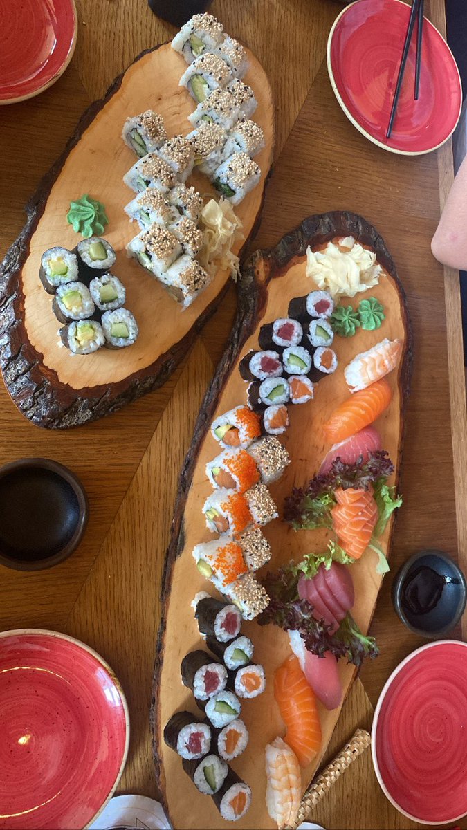 Cashflowandi's tweet photo. Sushi einfach bestes Essen auf Erden https://t.co/ZKJlLMLP6q