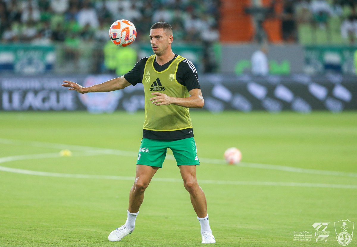 ALAHLI_FCEN's tweet photo. 📷 | Warming up 💪

#AHLIFC ⚽️
#الأهلي_الأخدود
#RoshnSaudiLeague https://t.co/AIsMNGBoQ8
