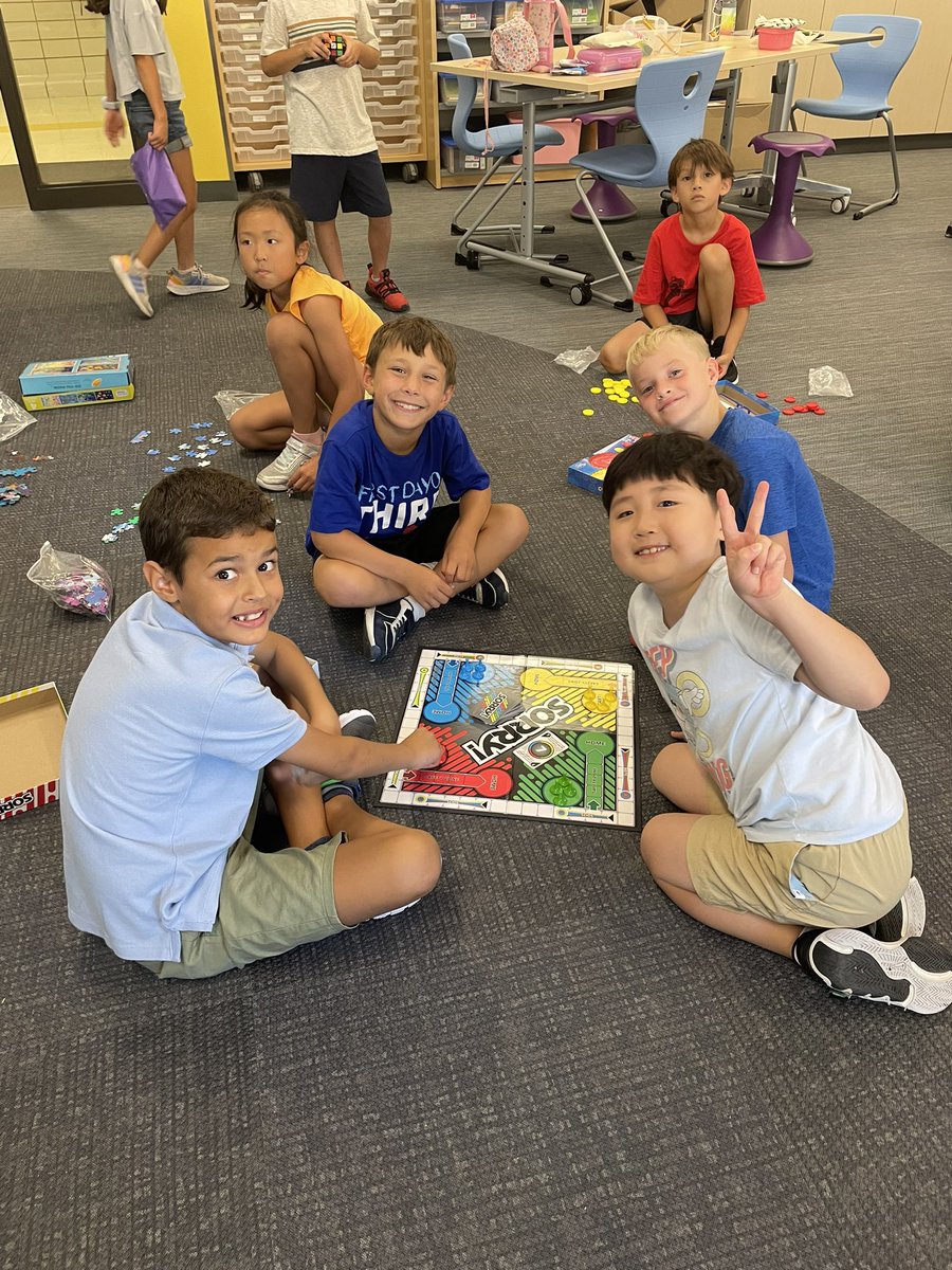 Our new third grade gators are staying cool during indoor recess! <a href="/GlenGroveSchool/">GlenGroveSchool</a> #weareD34