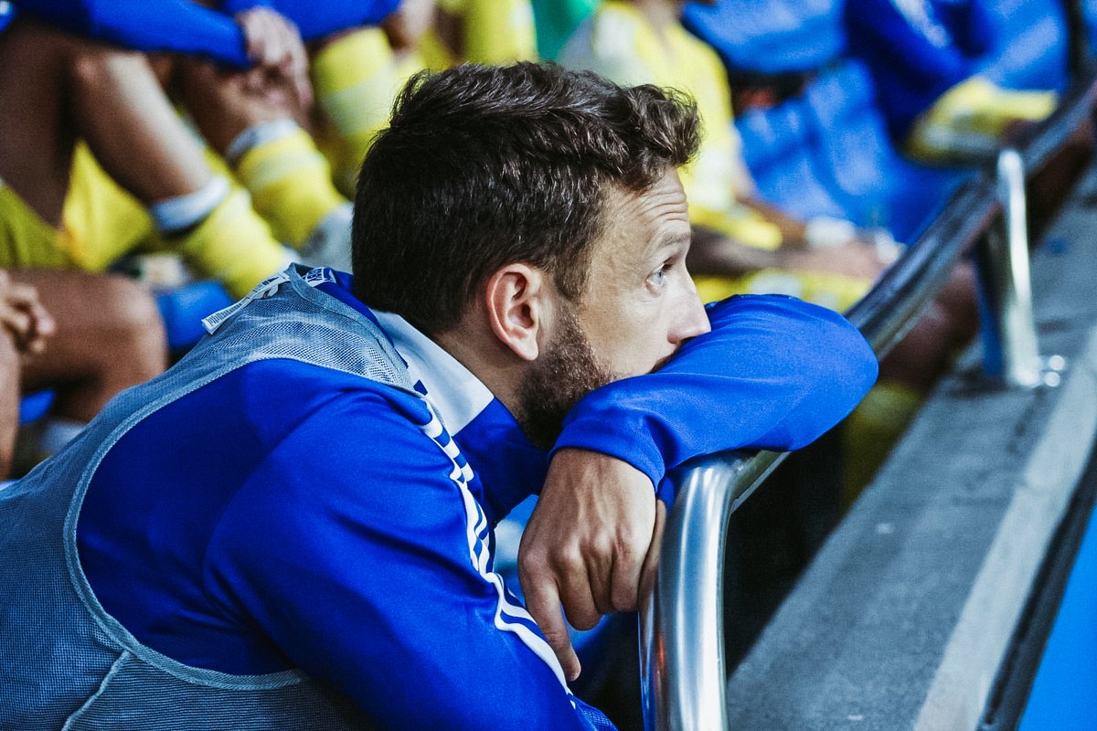 𝗖𝗔𝗣𝟭𝗧𝟰𝗡 ©

Optó por 𝘃𝗼𝗹𝘃𝗲𝗿, porque uno siempre 𝗿𝗲𝗴𝗿𝗲𝘀𝗮 donde fue feliz. Futbolista que trasciende el césped, cimiento esencial en un vestuario.

Soldados de Miguel Núñez 🫡🪖.