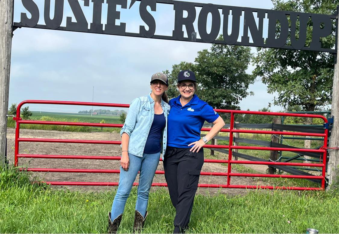 drakeotd's tweet photo. Assistant professor Stacey Huffman took a trip to Cultivating Hope Farms to discuss collaborative opportunities with Drake's OTD program. Dr. Huffman instructs a course on nature-based therapy (OTD 253: Special Topics). We look forward to future collaborations! https://t.co/UXakTLHJZp