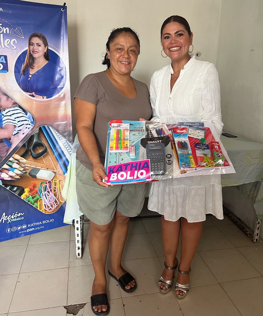 KathiaBolio's tweet photo. Las mamás hacemos  esfuerzos extraordinarios para sacar adelante a nuestros hijos y brindarles las oportunidades que quizá muchas no tuvieron, gracias por su confianza! Con todo mi cariño… que nadie se quede atrás! 
#PorTuEducaciónSomosÚtiles 

Historias de vida muy fregonas, Meridanas Xingonas! 

Gracias por la deliciosa comida, me sorprendieron ustedes a mi!