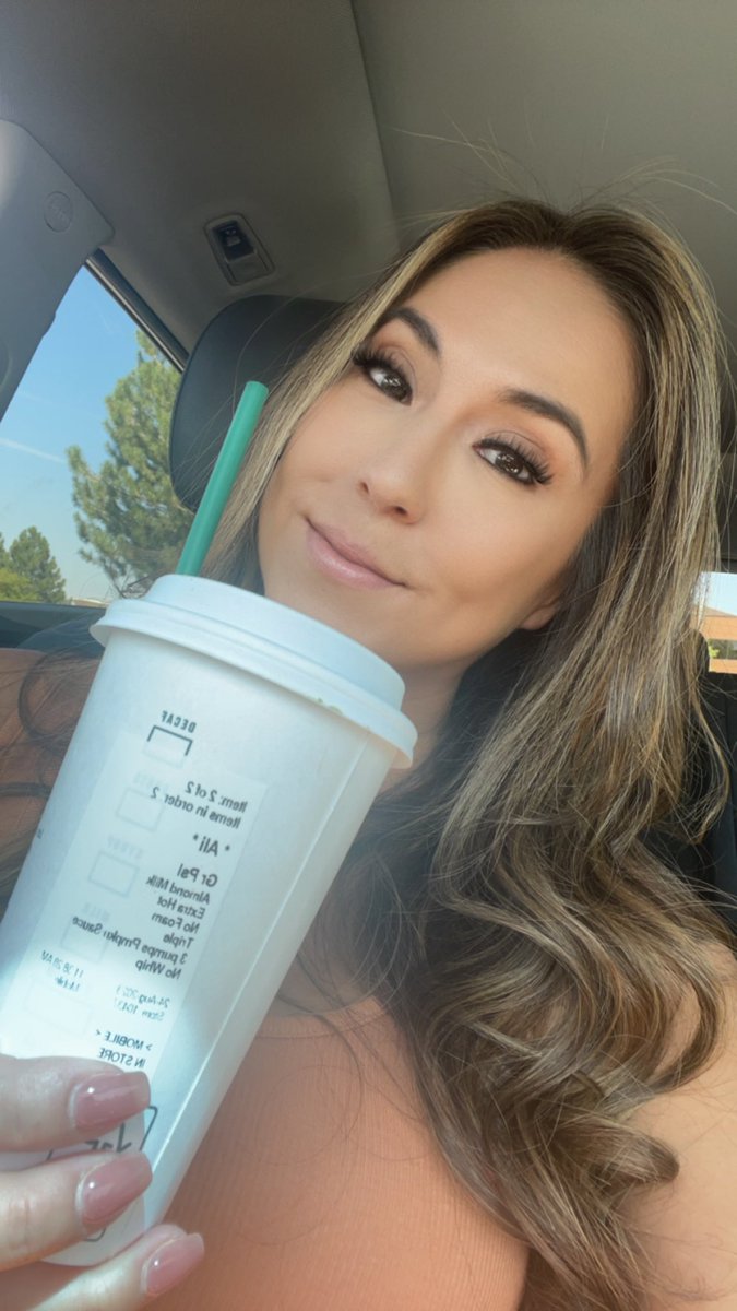 ali_kat0110's tweet photo. Happy PSL day! #basicb love me some pun-kin 🎃 https://t.co/qzxfJOcRDl