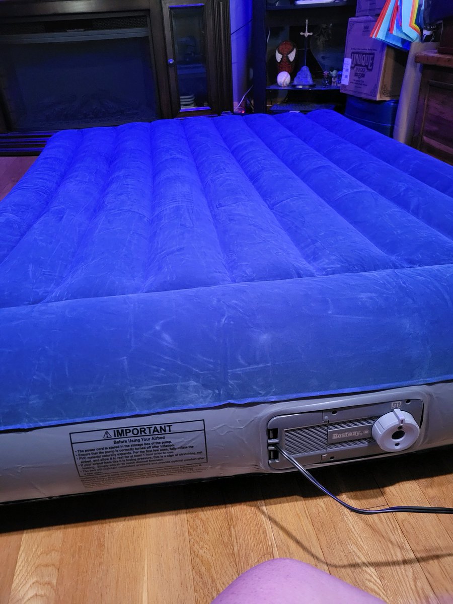 DrCorace's tweet photo. We tested this Bestway blow up mattress from @Tryazon . It was so simple to set up and it was pretty comfortable! It's good to have this in case of sudden sleepovers, guests or if you need to sleep in another room for some reason (maybe painting the room?).
#BestwayUS https://t.co/oXDbN5nnsF