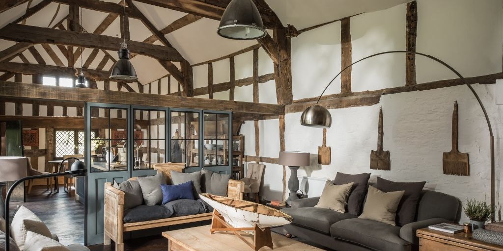 This Eardisland retreat once housed the Twinings family and Henry VI's knights. hollyhocks.uniquehomestays.com