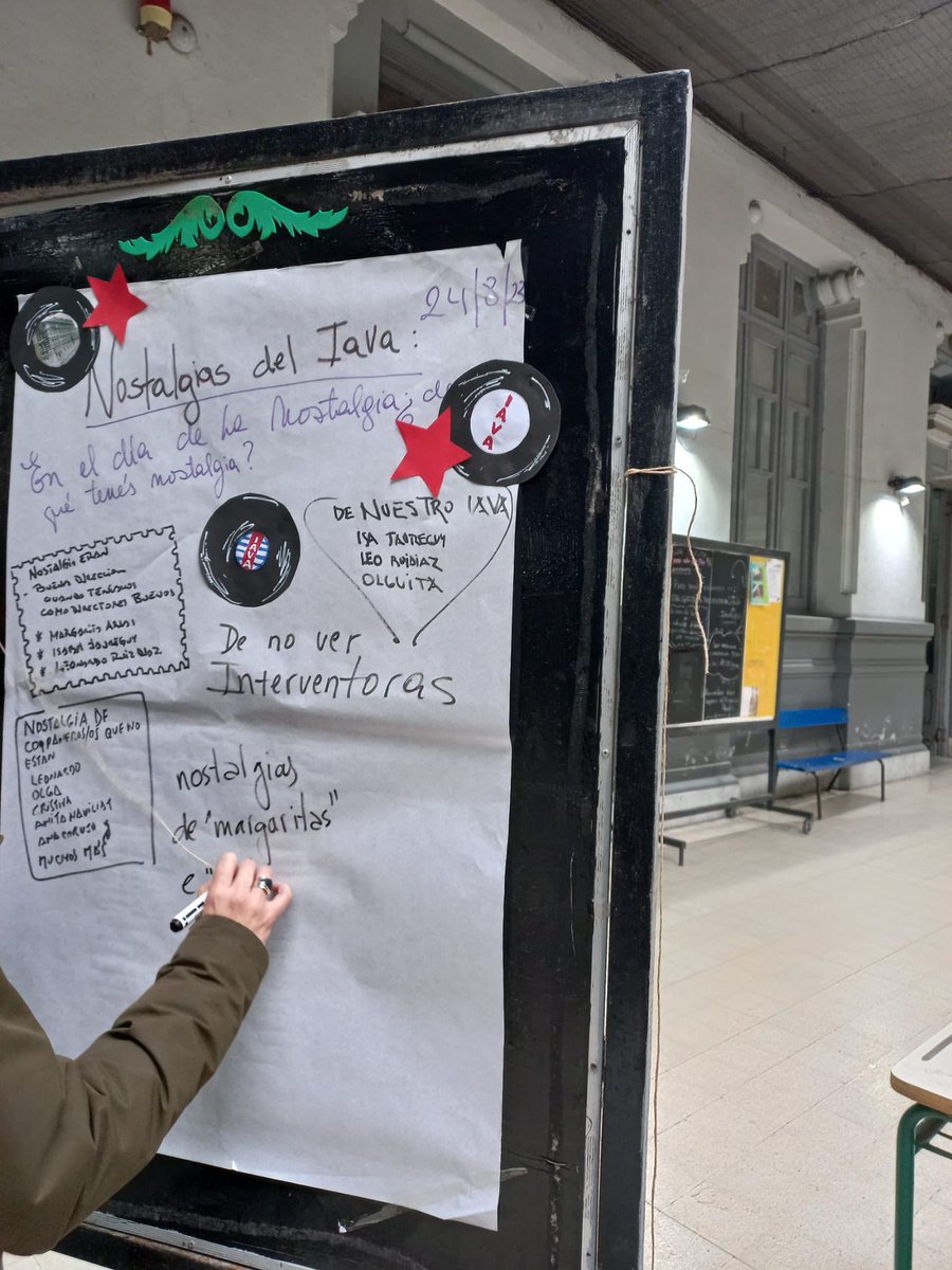 PuenteCelsa's tweet photo. La nostalgia de los y las chiquilinas del IAVA: ✴️Extraño el salón gremial✴️Yo tengo nostalgia del Director ✴️Extraño la democracia ✴️Del aire que respiraba hasta el 11/4/23 ✴️De no ver interventoras ✴️ Nostalgia de la libertad sin denuncias . Miren las fotos 👇 https://t.co/TF5zQcoM4Q