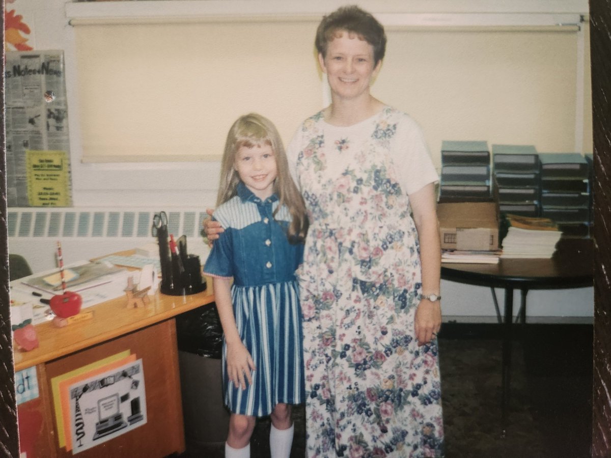 Becky_WDAY's tweet photo. With @WFPSchools and @MoorheadSchools going back to school today, I thought I would share a little throwback to my first day of 3rd Grade! #ThrowbackThursday https://t.co/1hTrbj28An