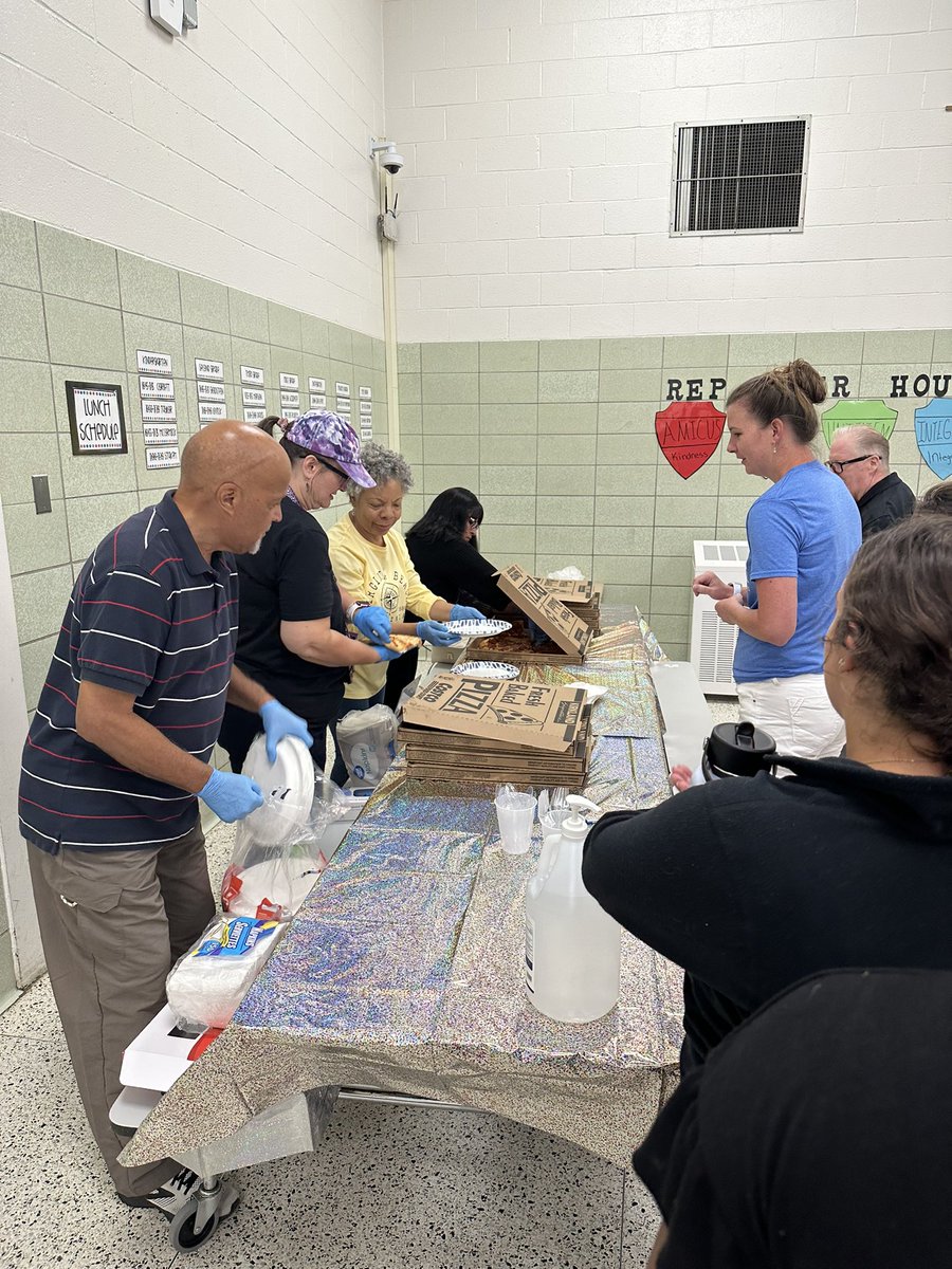 Regina M tweet media