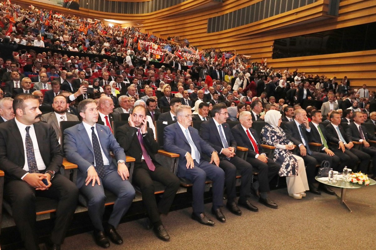 Cumhurbaşkanımız Sayın Recep Tayyip Erdoğan’ı AK Parti’nin kuruluş yıldönümü programı nedeniyle geldiği ATO Congresium’da karşılama ve çalışmalarımızı aktarma imkanı buldum. Ömrünü aziz milletimizin hizmetine adamış, Güçlü Türkiye'nin mimarı Cumhurbaşkanımız Sayın @RTErdogan’ın…