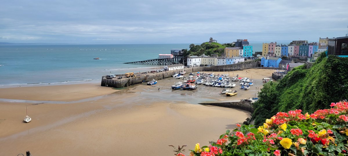 EClaire_scott's tweet photo. Well, home from our week in Tenby, Wales ๐ด๓ ง๓ ข๓ ท๓ ฌ๓ ณ๓ ฟ
Figures are 495 miles driven there and back, including our days out. Used 109kwh.
Averaged 220wh/mi=4.5mi/kwh, which we think is amazing for a fully loaded #Tesla #modelyrwd 2 adults. 2 kids. 1 dog ๐ and ๐ gear
Total cost ยฃ0. https://t.co/R0djEeH7gI