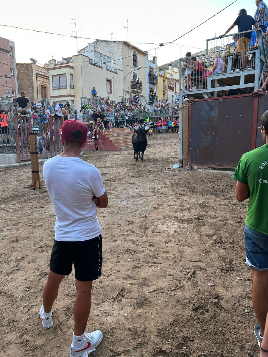 alebarreda__'s tweet photo. @RayodeBarcelona  tu jugador 12 pablito hernandez sabe lo que hace . Te lo cuido⚡️⚡️🥰🥰 https://t.co/gcdkvCIYlW
