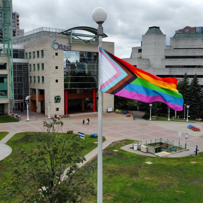 Photo the Pride flag flying in front of Ottawa's City Hall.