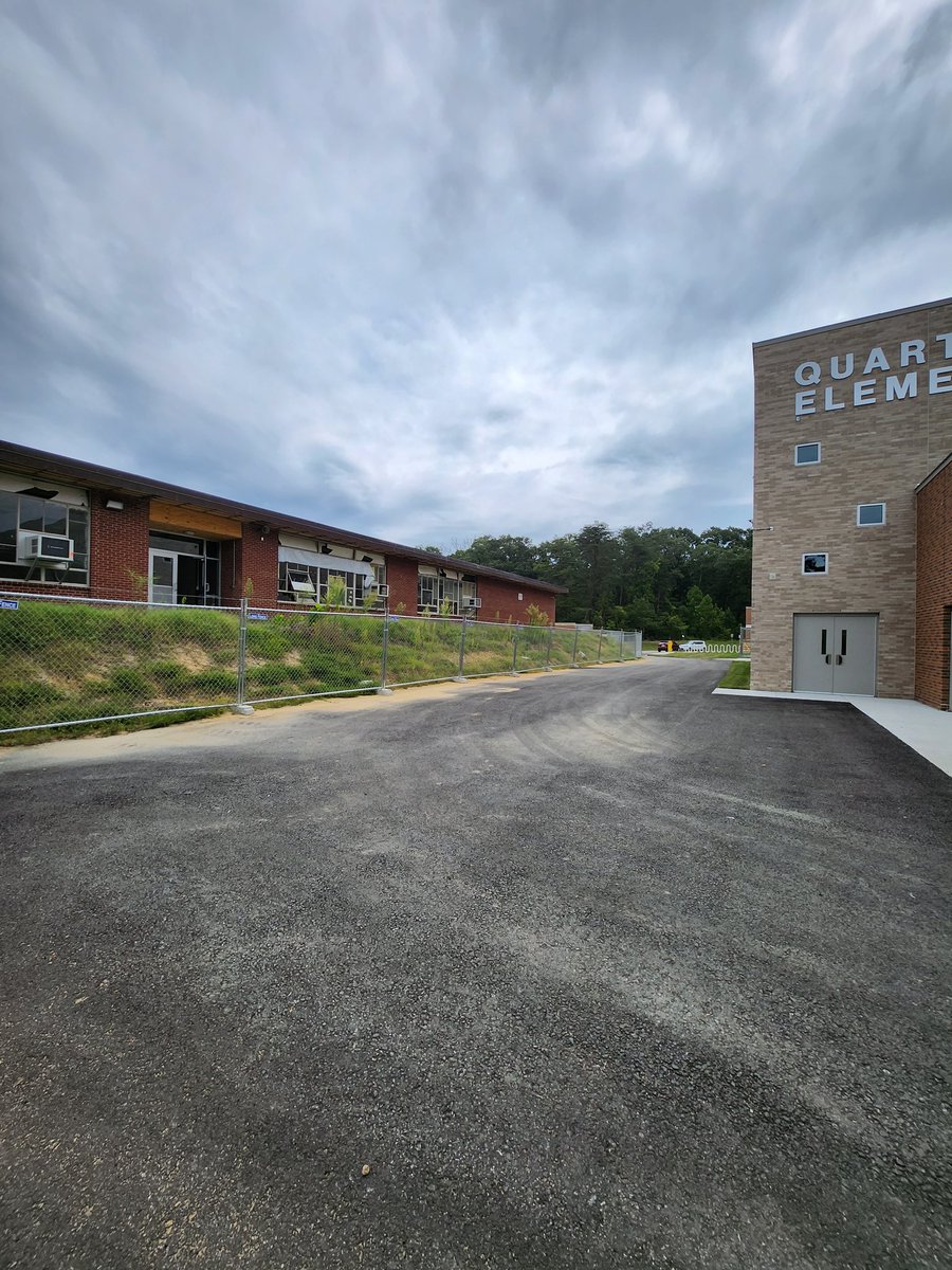 AACountySchools's tweet photo. Standing room only at the ribbon cutting for the new Quarterfield Elementary School! #AACPSFamily #BelongGrowSucceed https://t.co/38yusGsaoH