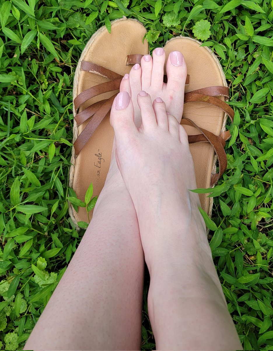 MsBelleBrooks's tweet photo. @SolesinDahood @taleof10toes Thanks for the thread! Happy Thursday! 😘 https://t.co/qVusy8Qv8Y