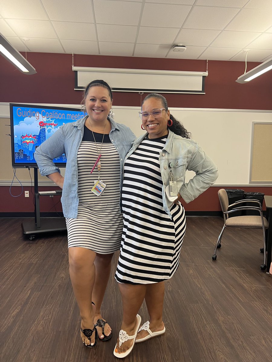 Twinning!!! 🖤🤍 <a href="/RRobinson_ASE/">Rachel Robinson</a>