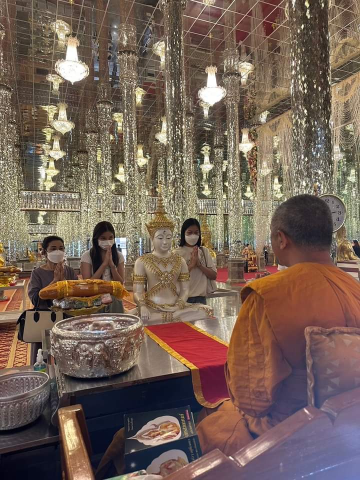 acuudam's tweet photo. My love, i'm so happy seeing this photos of you 🫠🫠 finding some peace and calmness with your family 😇 this is amazing 🫶
#srchafreen 🫂
#mamiNun #suchada https://t.co/y0gJwjBm1P