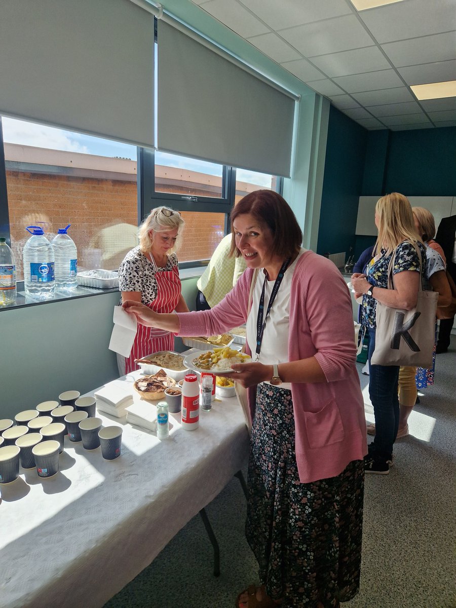 LimavadySEC's tweet photo. Staff from @stmaryslim and @limavadyhigh enjoyed a short break today for lunch together in the new Year 14 Study Centre. We were too busy eating and enjoying the company to remember to take a few photos! #excitingtimesahead https://t.co/paRrxJ4Kwh