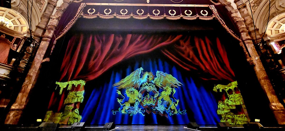 f1roro's tweet image. Quelle surprise, I&apos;m back at @LondonColiseum ... stunning venue, brilliant show! #HappyPlace #FinalWeek #WeWillRockYou