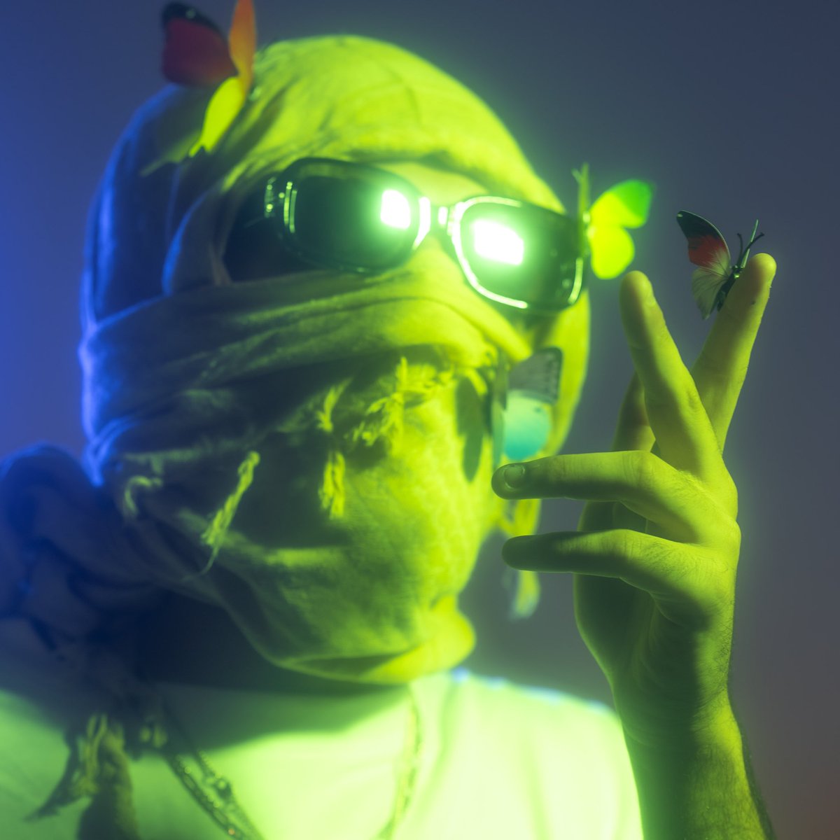 VidesMedia's tweet photo. Notre sélection des PROJETS de cette semaine📅

"W&amp;Z: SUNSET" - Leywes FS @LeywessFS x Vision Z @zvision_z 
"NO PASSION" - DMS @DMSPARISSOUTH 
"Sunset Therapy" - Oldasinus @oldasinus 
"40degrees" - Bluume @bluume_law x Triple Nine
"Drosera" - Gris Anthracite @GrisAnthracite_ https://t.co/S9YdUCTxj9