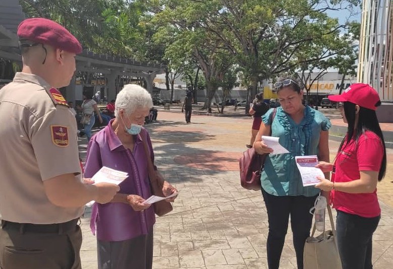 SENIAT_Oficial's tweet photo. En #Monagas servidores de la #STIMaturín adscritos a #RegiónNororiental realizan operativo de orientación, #ExigeTuFactura en la Plaza #ElEstudiante del municipio #Maturín.
#VenezuelaEsBRICS https://t.co/gkcxRkmxZq