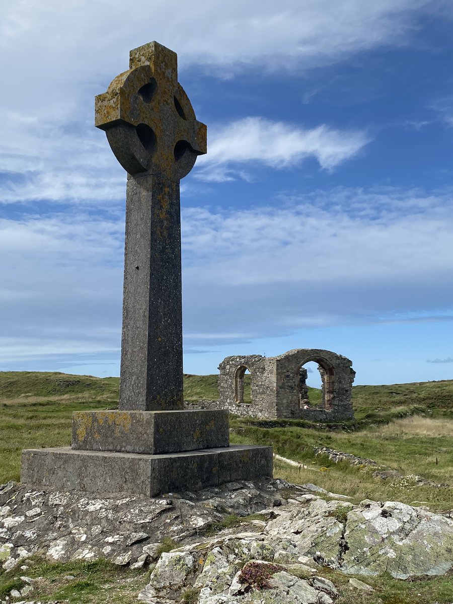 tales_tilly's tweet photo. Can you guess where I’ve been today? Here’s a clue … there is a pawfect beach and a disused lighthouse which is on a peninsula. Luckily I escaped before the tide came in! T🐾 https://t.co/YZTzG0l6tt