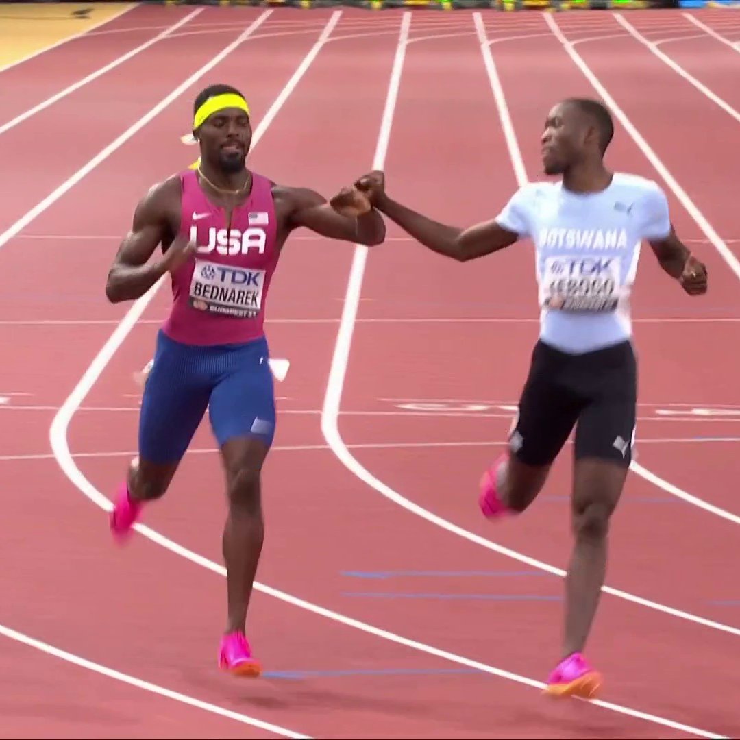 travismillerx13's tweet photo. Kung Fu Kenny &amp; Tebogo easy sub-20 in semis
#WorldAthleticsChamps 

19.96🇺🇸Kenny Bednarek (Q)
19.97🇧🇼Letsile Tebogo (Q)
20.22🇺🇸Courtney Lindsey

20.19🇨🇦Aaron Brown - DQ🔴 https://t.co/kpHDhiRNaF