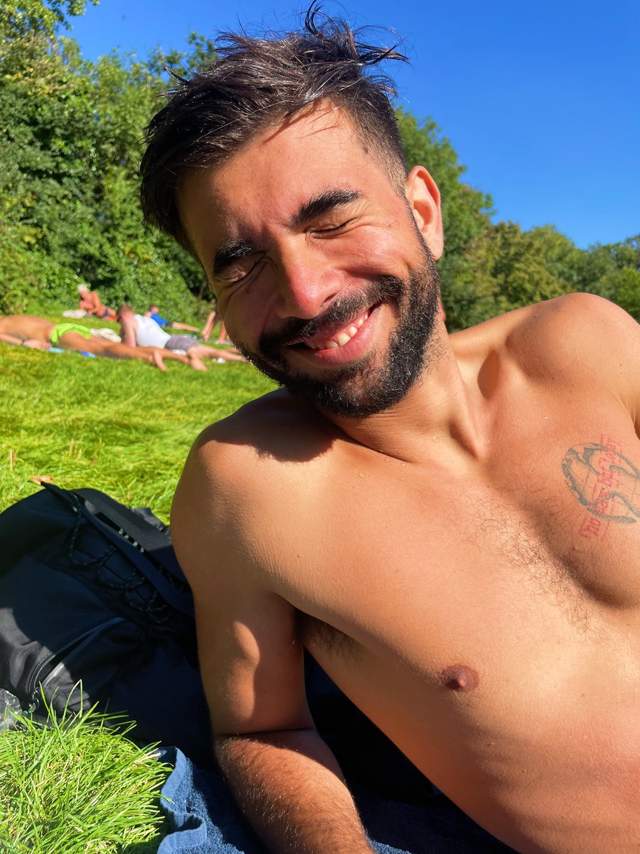 What are my eyes telling you? 😍🥵😈

#Ikissedaboy #gay #Gayuk #Hampsteadheath #sunnyday #gayboy #summervibes