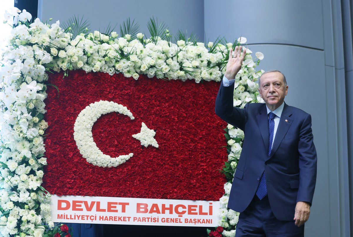 YILDIZLAR  olarak ev sahipliğini yapmış olduğumuz  ATO CONGRESIUM ‘da Sayın Cumhurbaşkanımız Recep Tayyip Erdoğan beyi AK Parti'nin 22'nci kuruluş yıl dönümü münasebetiyle düzenlenen programda karşıladık.