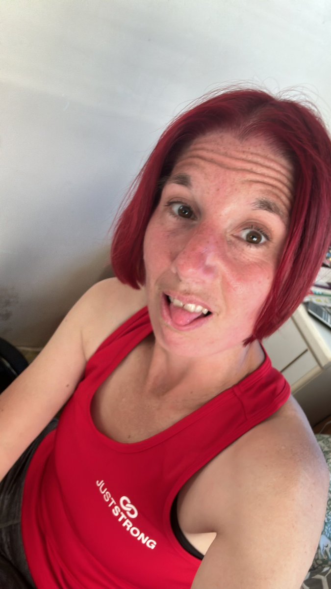 bybfan's tweet photo. I’m improving with every run 💪#thisgirlcan #runner #healthylife https://t.co/WXz9HaSYFc