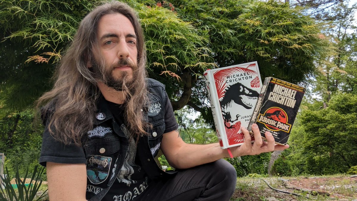 v13media's tweet photo. In this #FahrenheitV13, Maryland black metallers @nixilnothing take us for a journey into their extensive book collections. #FromTheWoundSpilledForthFire out tomorrow via @ProstheticRcds!
🔗: https://t.co/1Q1McBpLRf
#Nixil #BlackMetal #FahrenheitV13 #BookCollection https://t.co/NDn8a3p9LX