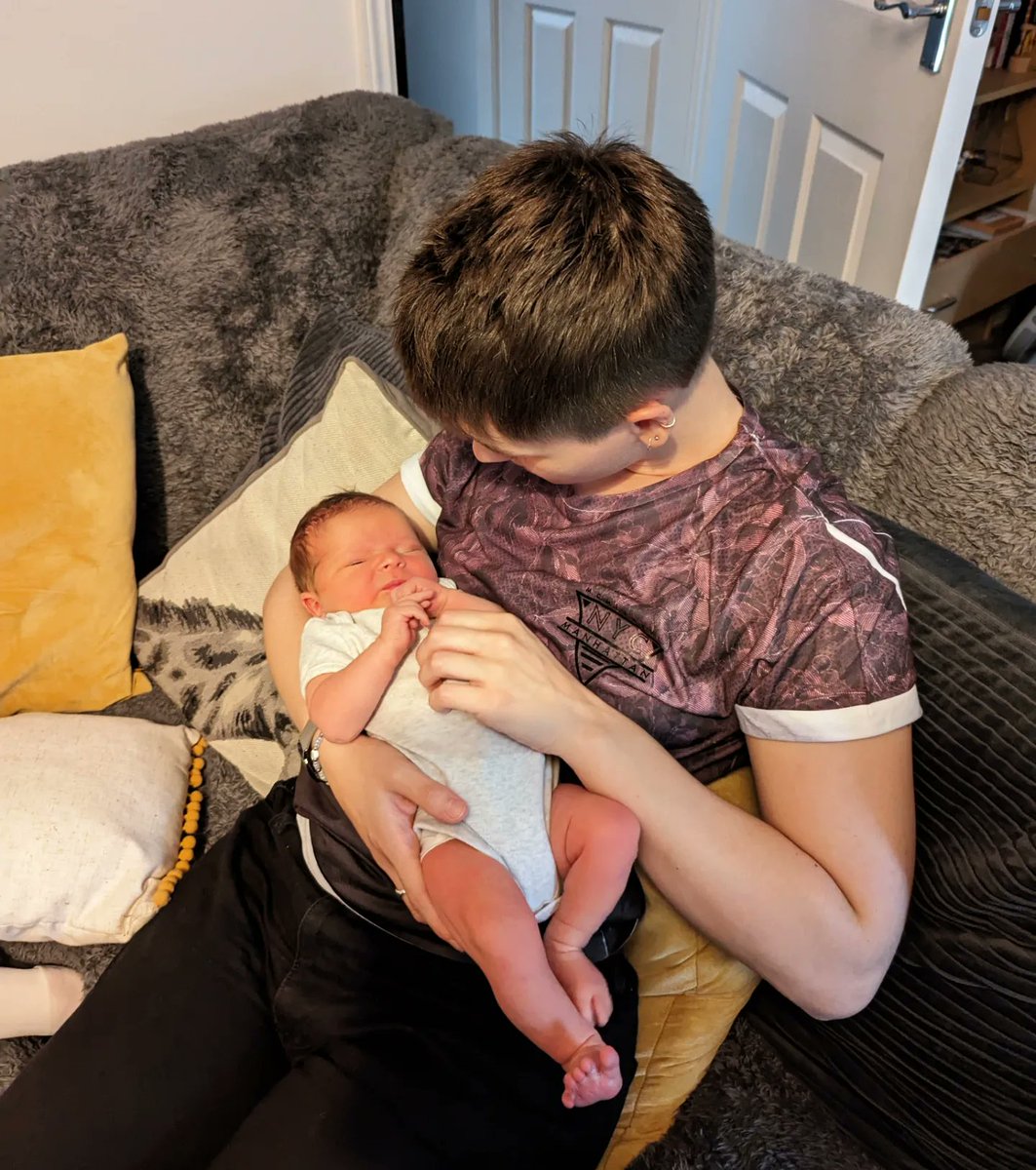 Haven't tweeted in a while (yes, tweeted, because wtf is the verb "to X"?!)
Anyway, Auntie Sarah mode was activated on Sunday and I'm utterly besotted already.
Freddie Andrew Anthony, you have my heart ❤️