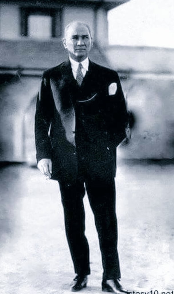 sademofficial's tweet photo. O Güneş zaten doğmuştu ! 
Mustafa Kemal Atatürk 
🇹🇷
1881 -- ♾️ https://t.co/wNqTORTZEX
