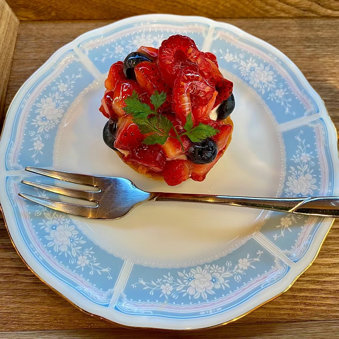 SoftyOnion's tweet photo. Happy cheat day~🍓 https://t.co/W8aRvUcvdD