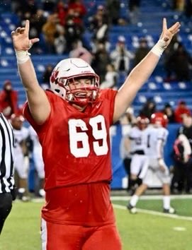 barryalexander5's tweet photo. I am so Proud of Nic. He transferred to Beechwood High 12 months ago! He was voted Sr Class President. https://t.co/l0p7ip0d3O