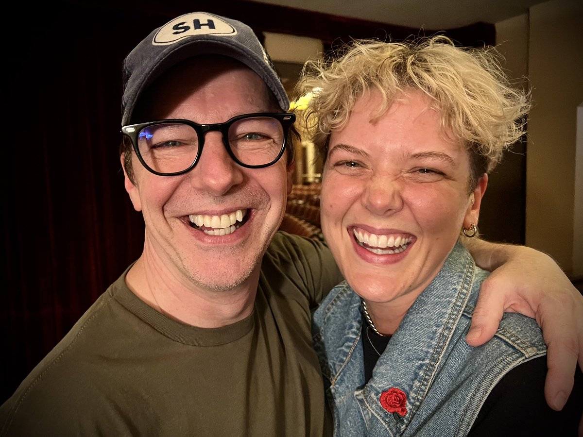 Sean Hayes tweet media