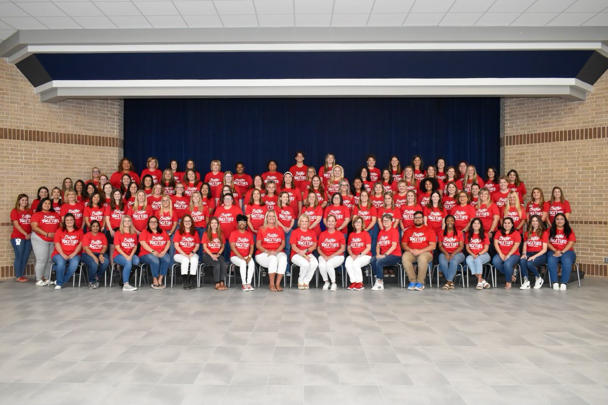 mrspuffertx's tweet photo. Excited for this year with these people! I love being a lion! @Hamilton_Lions #hamiltonpride https://t.co/bhCJPOTZjs