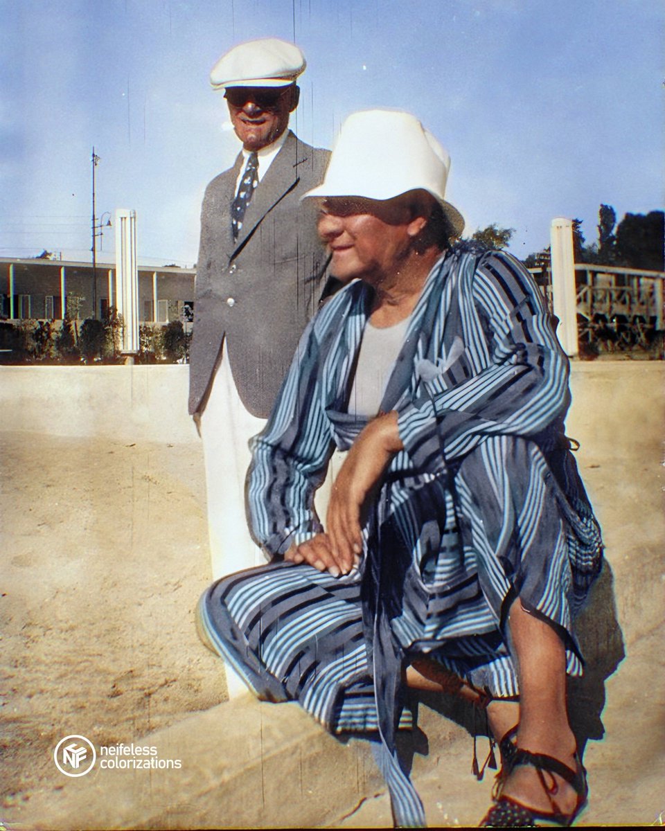 Çok nadir bir fotoğraf.

Mustafa Kemal Atatürk, Florya Plajı'nda. İstanbul, 1936.