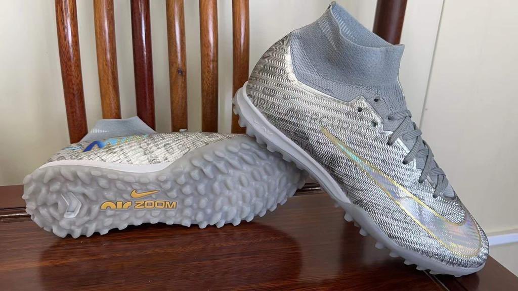Waspapping_'s tweet photo. Original football boots 

N35k only 

Kindly help me retweet please https://t.co/j0100EFRKH