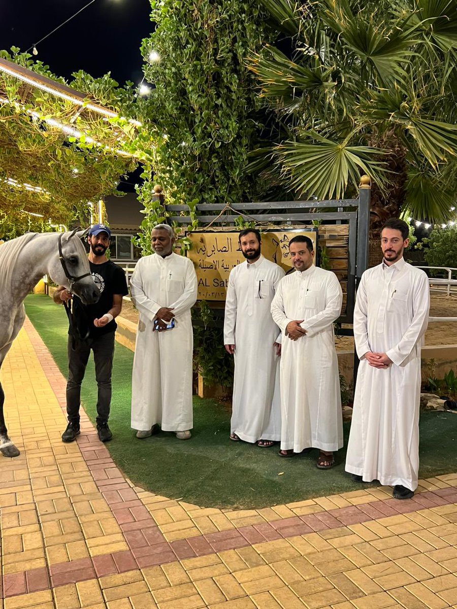 تشرفنا بزياره كريمه 
من  الاخوه الكرام  الاعزاء
عبدالرحمن بن فهاد الفاران 
مبارك بن سعيد الدوسري 
محمد بن عبدالرحمن التريكي 
محمد بن يوسف النيف 
لمربطنا #مربط_الصابريه بحضور الاخوان وابناء العمومه والاصدقاء