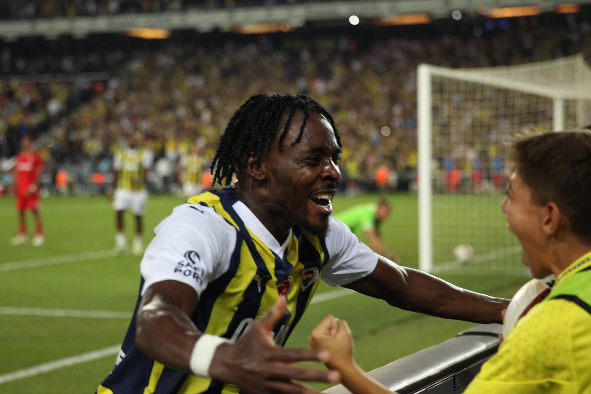 TekYolFener's tweet photo. 💛💙 https://t.co/QOp589mgsF