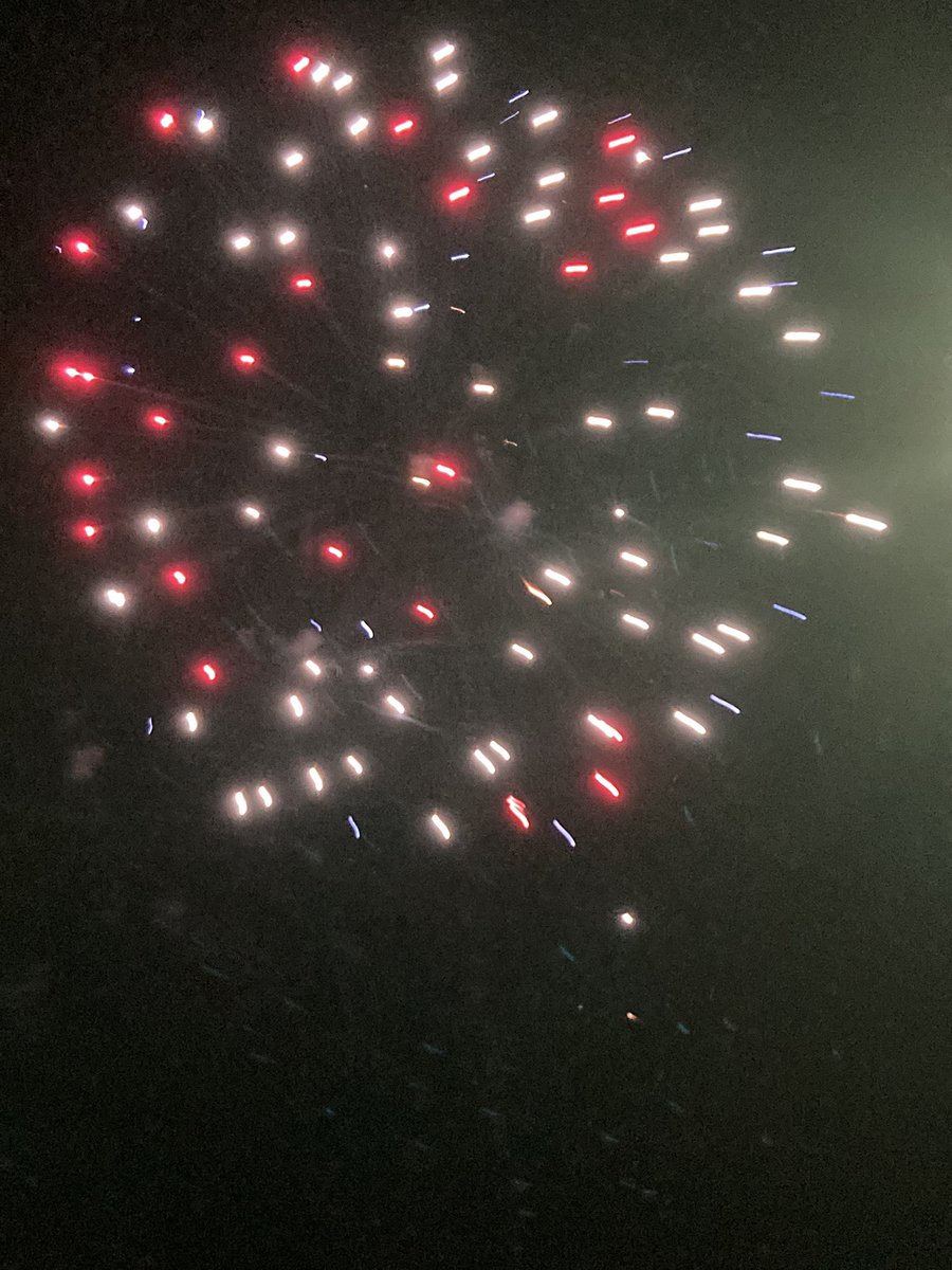 MichaelDaGaymer's tweet photo. I got an air spray pride shirt and saw some fireworks. Amazing fireworks show 🎆🎇👏🏻 #GayPride #Pride #PrideShirt #Gay #GayGuy #LGBTQ #LGBTQIA #LGBT #Gaymers #Fireworks #Firework #FireworkShow #AmazingShow #BeautifulFireworks https://t.co/Z7XAMiHQva