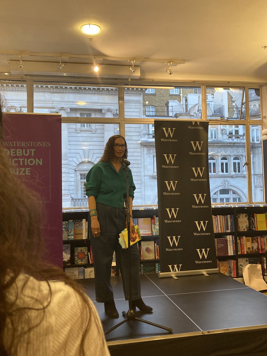 PenguinHuddleUK's tweet image. @Luidas bringing the dub reggae vibes with her debut novel #firerush #WDFP