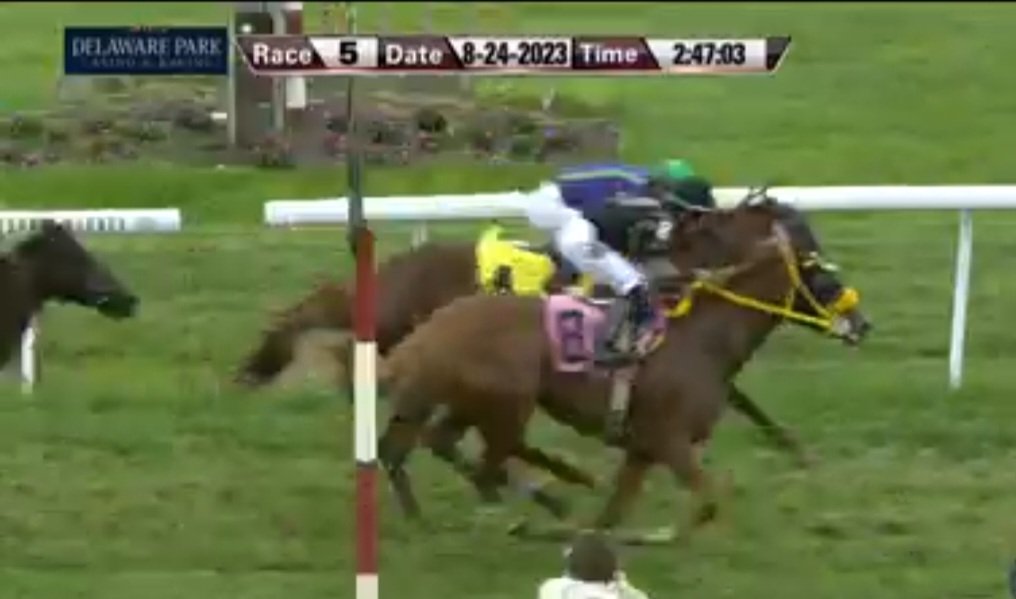 Jocks <a href="/ACrispin86/">Alexander Crispin</a> <a href="/itz_lil_g/">Kevin Gomez</a>  bang/bang at the wire in a turf race that handled $609K <a href="/DelParkRacing/">Delaware Park</a> <a href="/TheRacingBiz/">The Racing Biz</a> <a href="/787josega/">Jose A Garcia</a> <a href="/StantonSalter/">Stanton Salter</a>