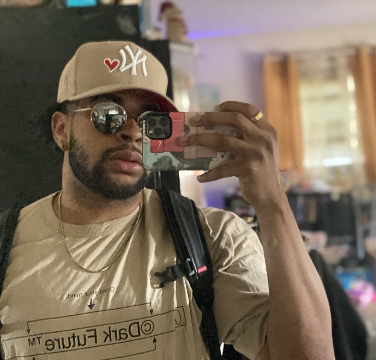 itsnotdesmond's tweet photo. Would you make me a priority? https://t.co/v3KS3oi8Be