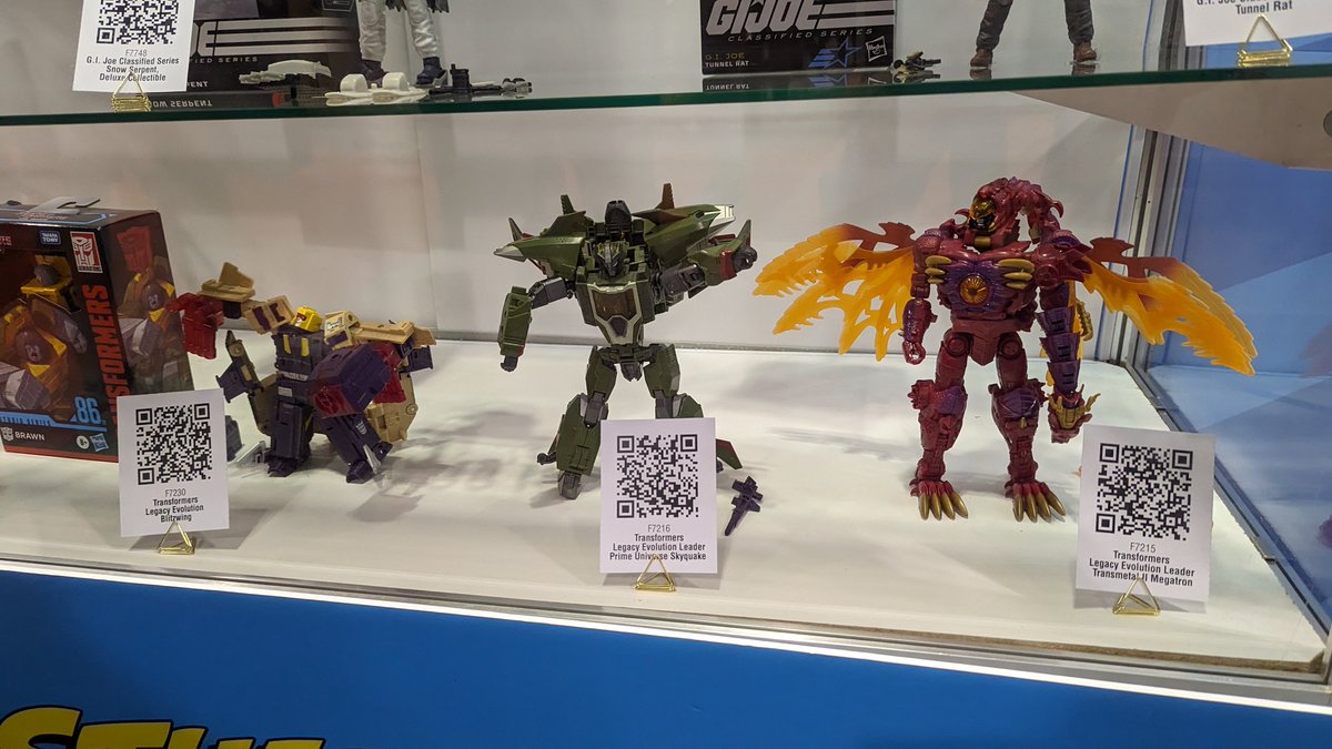 ThatToyGuy101's tweet image. Hasbro display at Fan Expo be like
